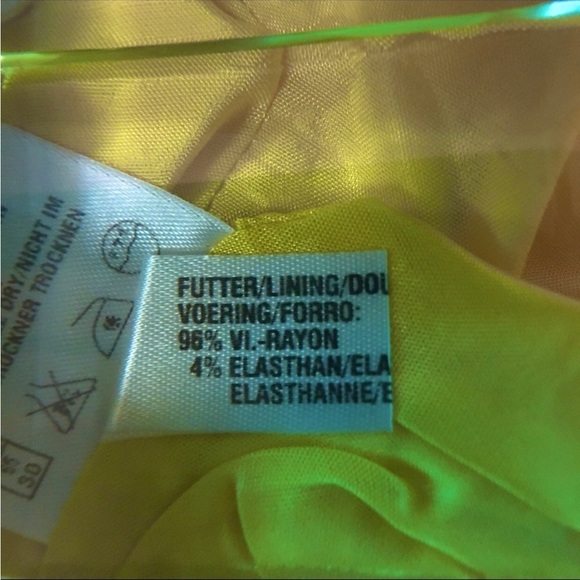 ESCADA 2 PIECE JACKET 43 AND PANTS 44 SET IN SUNFLOWER IN EXCELLENT CONDITION - Picture 15 of 16